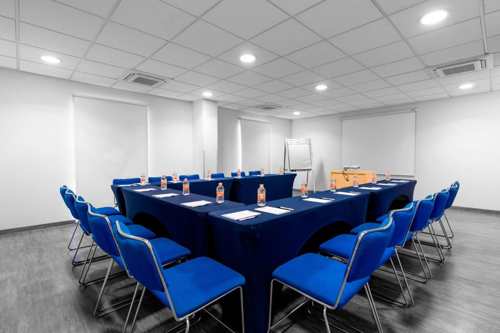 City Express By Marriott Aguascalientes Sur Exterior photo